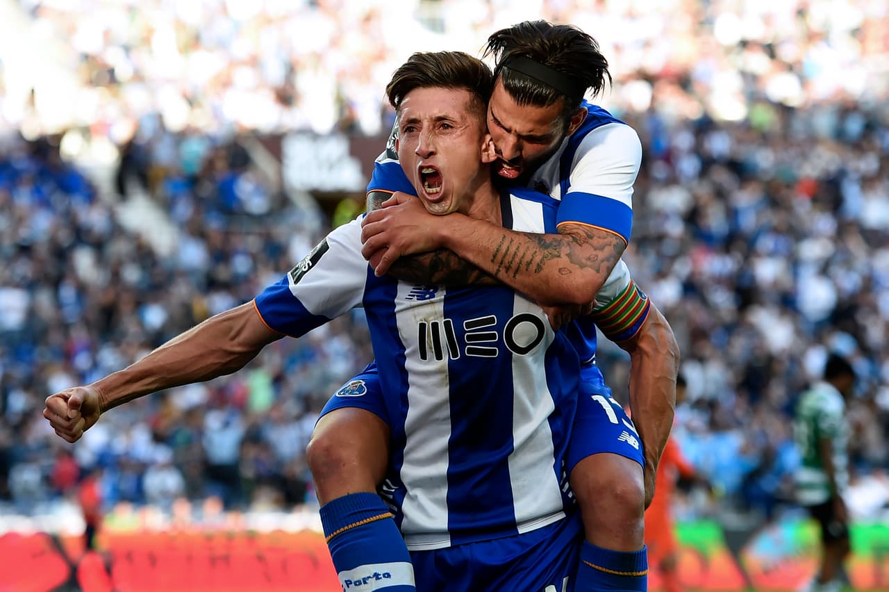 Otro mexicano que está en la mira de los clubes europeos es Héctor Herrera del Porto, quien desde el invierno se habló de un posible cambio de club.