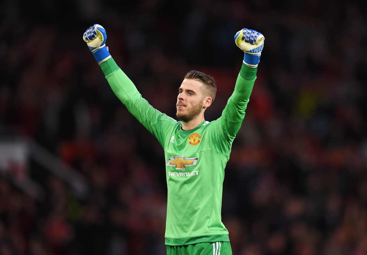 El portero español David De Gea está harto de Louis Van Gaal por lo que ha dicho que el Manchester United debe elegir entre él y el estratega para permanecer en el equipo.