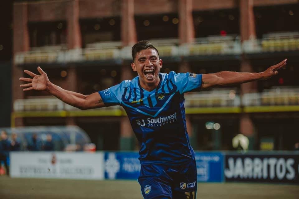 El Paso Locomotive 2-0 Orange County: el delantero Edson Partida, ex Toluca, se destacó para el equipo de Texas con un doblete, siendo sus primeros goles en dos partidos disputados de la USL.