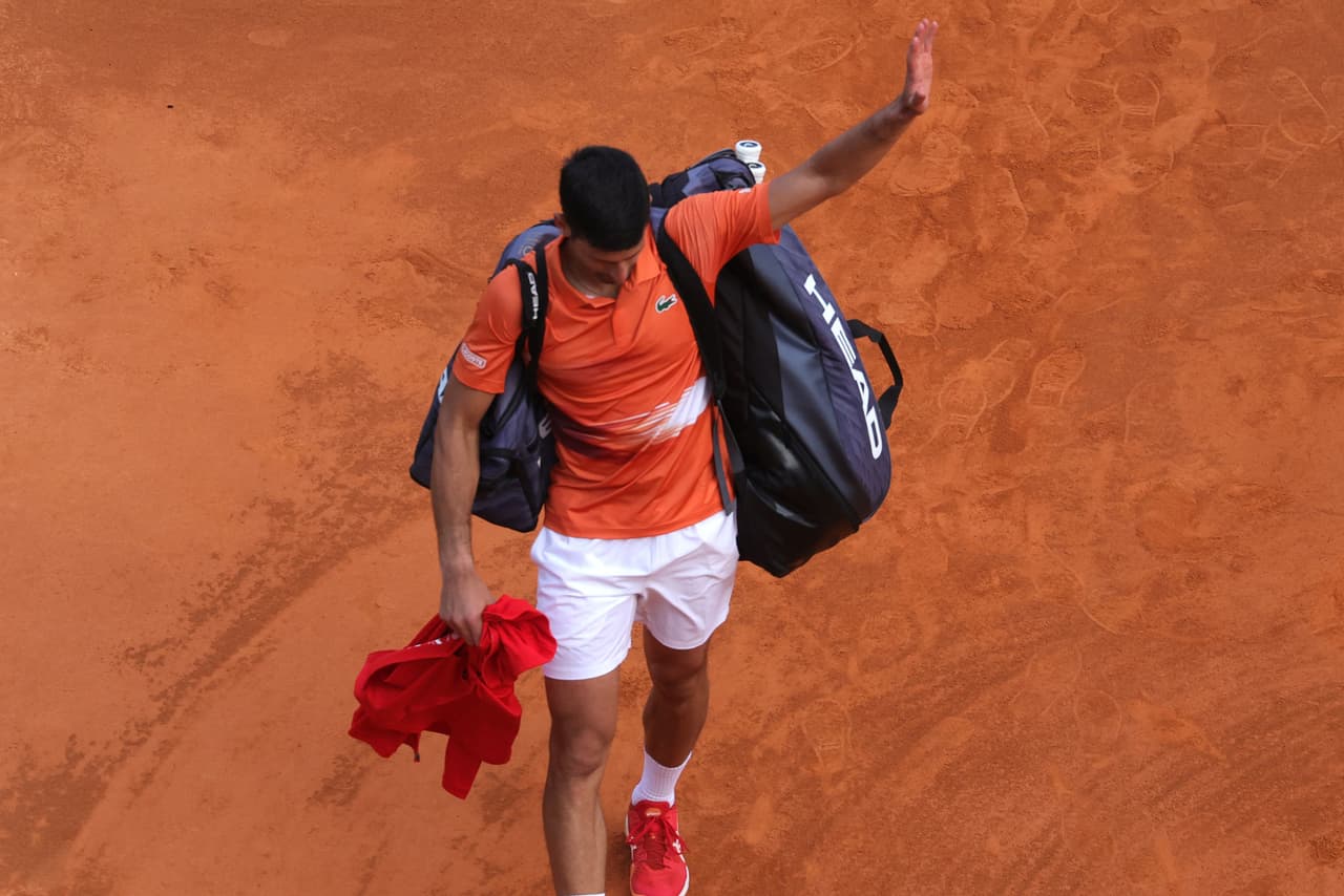 Djokovic cae en su regreso a las canchas después de dos meses