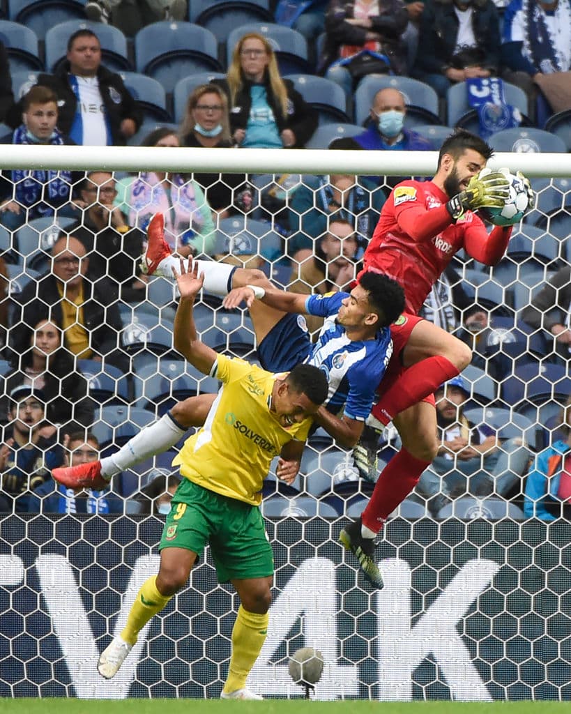 Wendell y Luiz Díaz fueron los encargados de batir las redes en la remontada del Porto para vencer 2-1 a Ferreira.