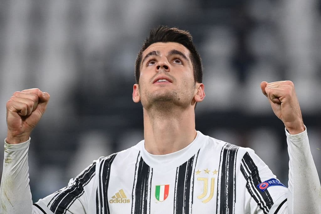 La Juventus golea al Dinamo de Kiev 3-0. Con goles de Federico Chiesa, Cristiano Ronaldo y Álvaro Morata. La árbitro Stéphanie Frappart se convierte en la primera mujer en pitar un partido de la Champions League.