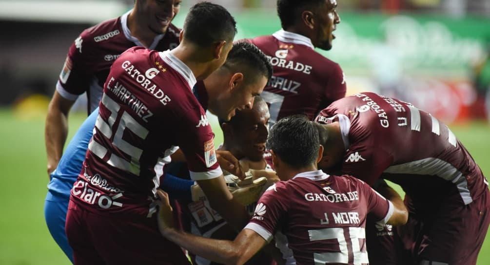 Saprissa venció en el clásico tico al Alajuelense y se mantuvo como líder
