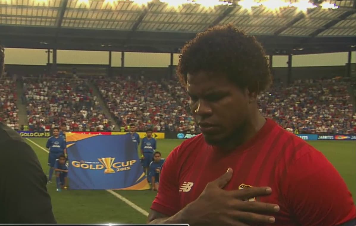 Román Torres: El central fue el líder de la zaga coordinando a sus compañeros pero dejó un poco que desear con sus coberturas y pases al medio campo. Calificación: 6.