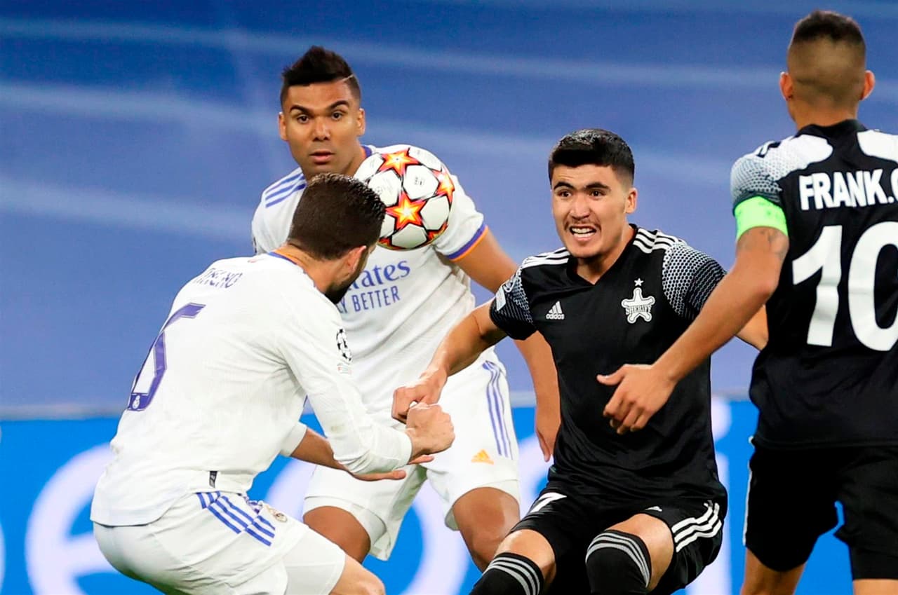 Real Madrid cae en casa ante el Sheriff Tiraspol 2-1 en la fase de grupos de la UEFA Champions League. El equipo moldavo abrió con gol de Jasurbek Yakhshiboev al 25’, pero Karim Benzema igualó el marcador tras cobrar un penalti, pero la visita selló su victoria al 89’ con anotación de Sebastién Thill.