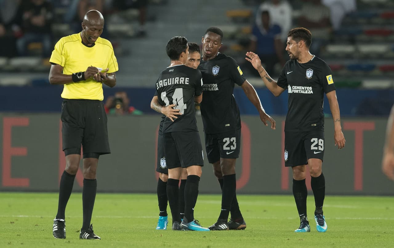 Ese dominio se hizo efectivo con el gol de Urretaviscaya al minuto 37, el último del jugador con Pachuca y con el que se fueron al descanso.
