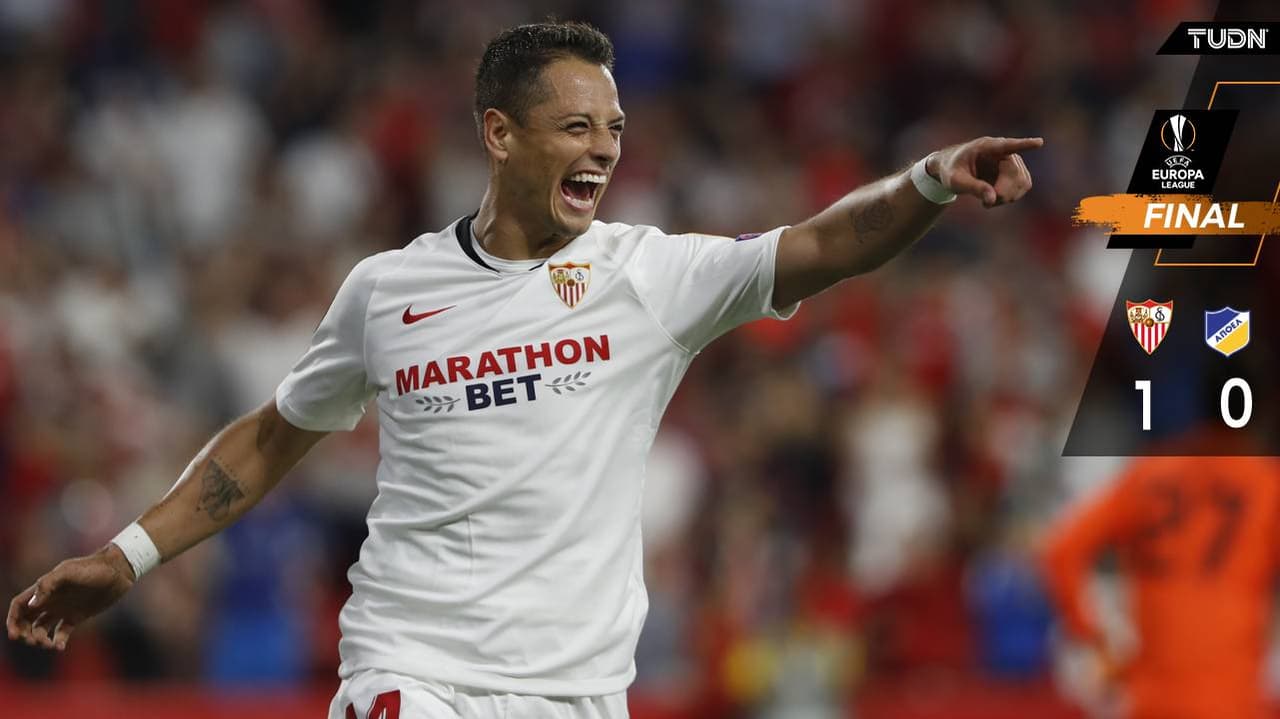 De la mano de Chicharito, Sevilla camina en Europa League