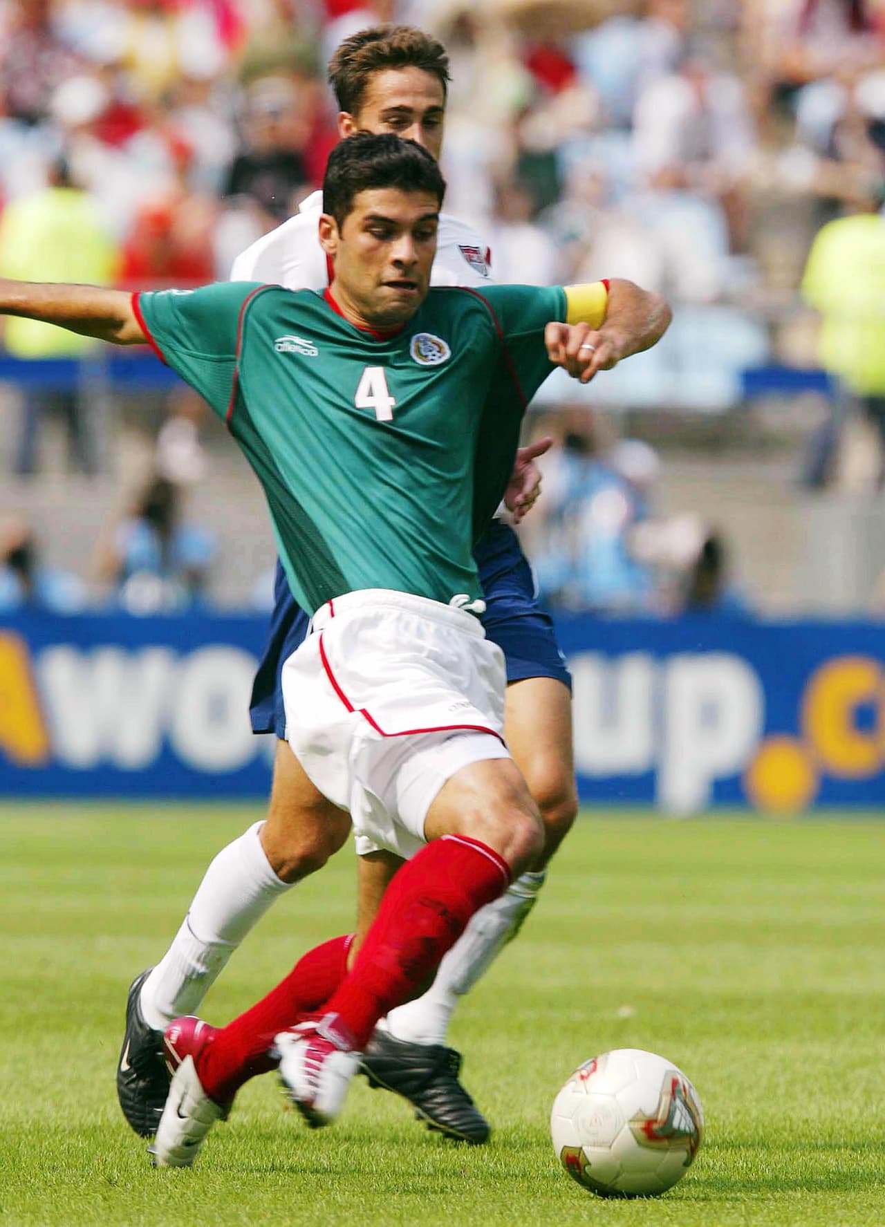 <b>Rafael Márquez</b>
<br>México es el único país, hasta el momento, con dos futboliistas que aparecen en esta marca de mayor número de participaciones en Copa del Mundo.