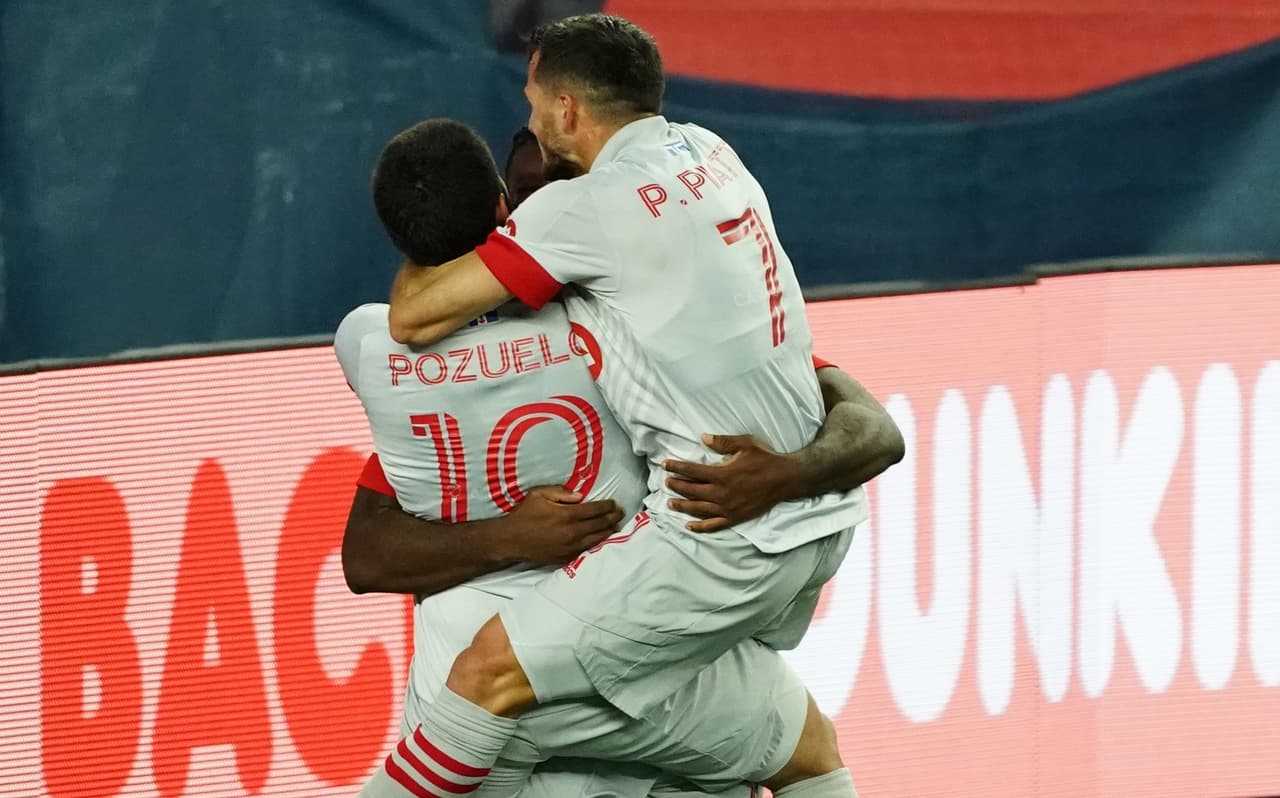 Con súper líder escarlata y drama en la mitad de L.A., así está MLS