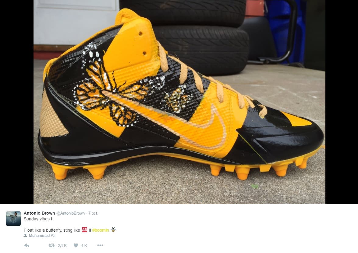 Por el lado interior de los tacos, una mariposa...