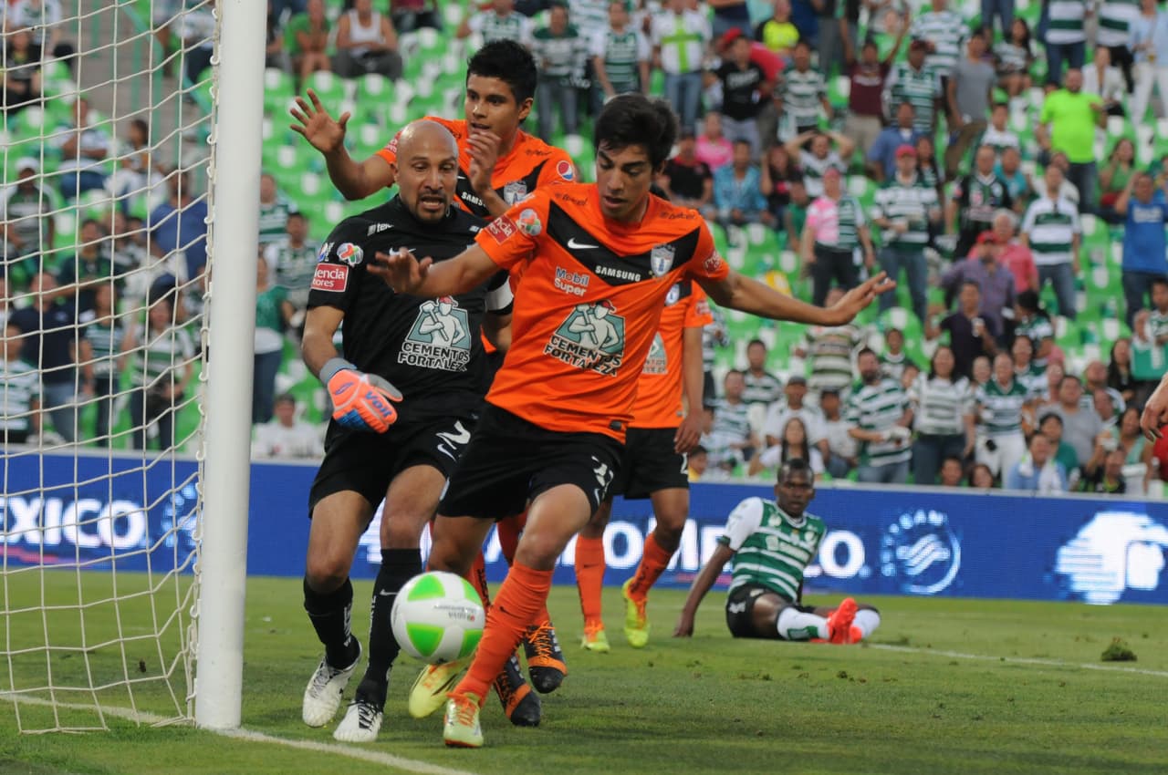 Rodolfo Pizarro por su parte, ya era titular indiscutible en el Clausura 2014 aunque jugando como lateral derecho y llegó a esa final con 1877 minutos jugados aunque todavía no había hecho gol en primera división.