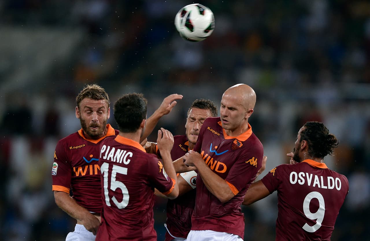 En 2012 fichó por la Roma que contaba con un arsenal de mediocampistas de gran calidad como Daniele de Rossi, Miralem Pjanic y Francesco Totti.