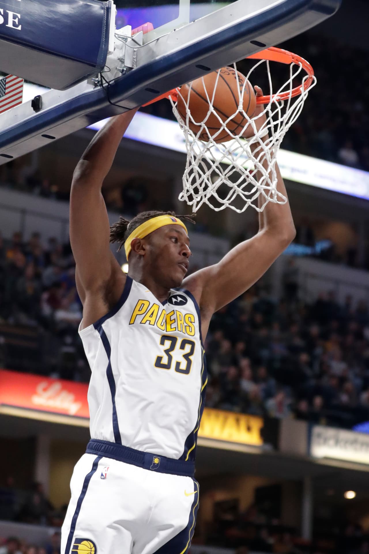 Los Indiana Pacers aprovecharon la caída de Toronto con su victoria 125-88 sobre los Detroit Pistons.