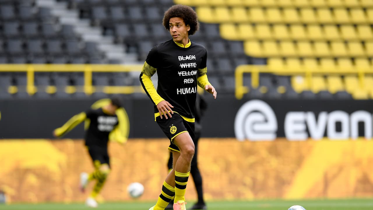 Antes del encuentro ante Hertha Berlin, los jugadores del Borussia Dortmund hicieron el calentamiento portando camisetas en apoyo a la etiqueta #BlackLivesMatter. Previo al silbatazo inicial, ambas escuadras se arrodillaron formando un círculo al centro de la cancha en forma de protesta ante el racismo y la discriminación.