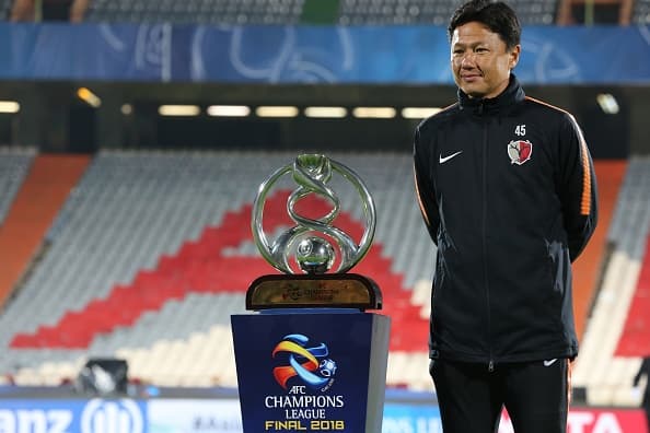 Go Oiwa entrena el Kashima Antlers de Japón al que se incorporó como asistente en 2011 y en 2017 asumió como director técnico.