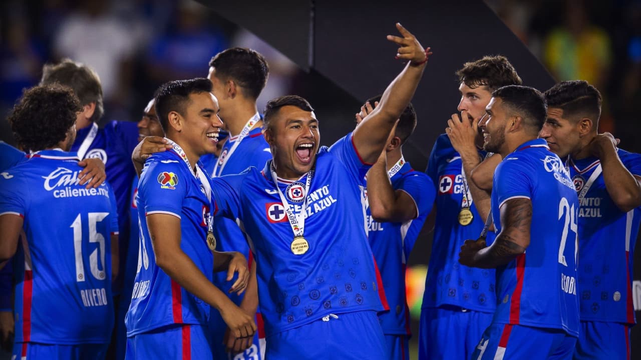 Desde la imagen hasta los dorsales: Los cambios de Cruz Azul en el Apertura 2022