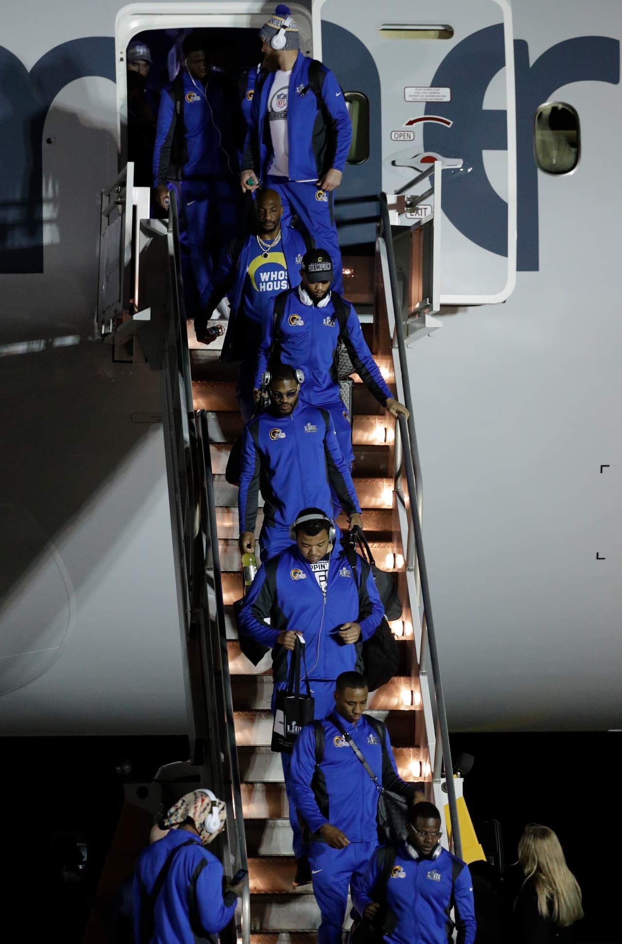 Imágenes del arribo de jugadores de los Rams y los Patriots al Aeorpuerto de Atlanta previo al Super Bowl LIII.