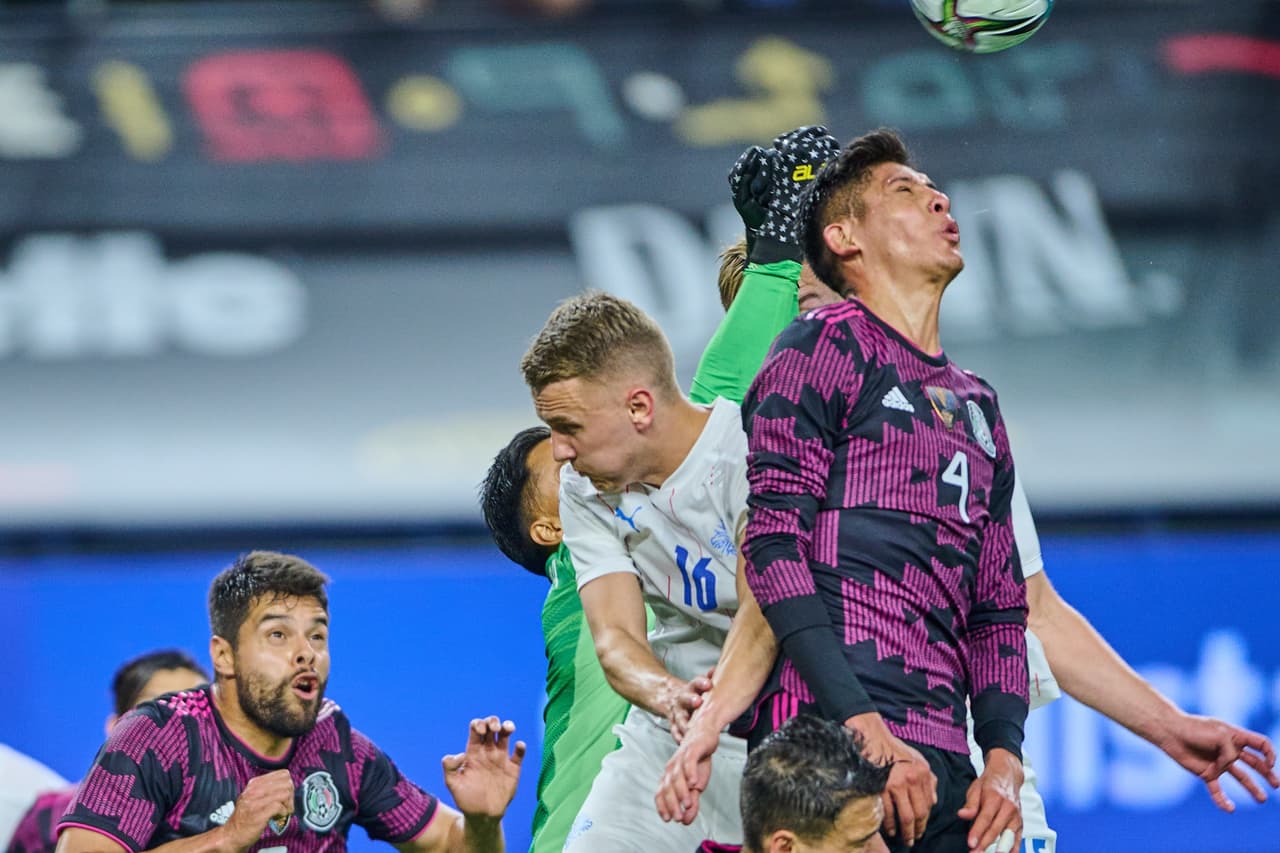 Ajax no quiere a Edson Álvarez en Tokyo 2020 y puede ir Luis Romo