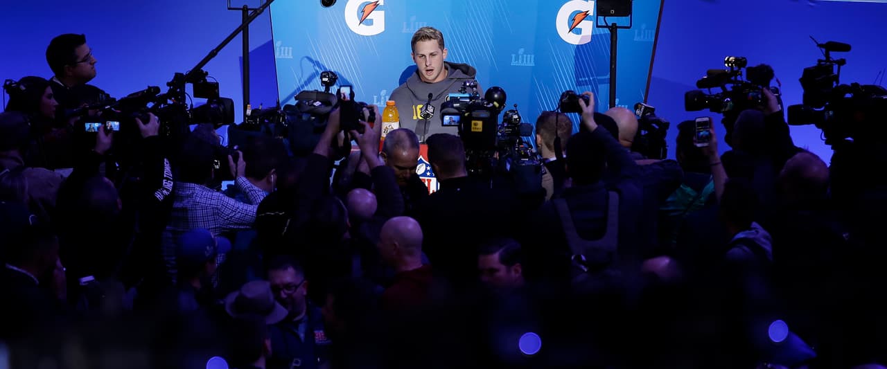 “Es un tipo al que has admirado durante tanto tiempo. Ahora tengo oportunidad de jugar en un Super Bowl con él. Lo respetamos, pero saldré a dar mi máximo y ojalá salgamos con un triunfo”, dijo Goff.