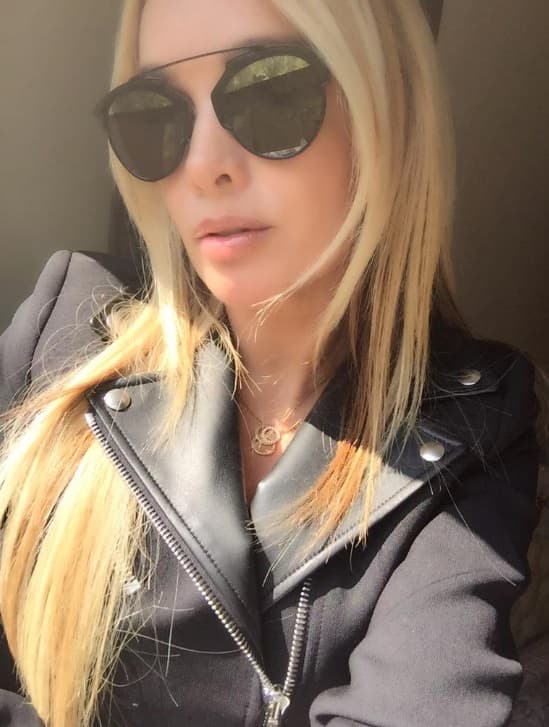 La espectacular francesa es una ferviente aficionada al fútbol y desea que la selección de su país se consagre en la Eurocopa.