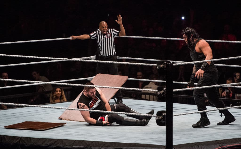 Reigns es el vigente campeón mundial de peso completo de la empresa en uno de los programas y es una de las figuras más respetadas y queridas por los fanáticos.