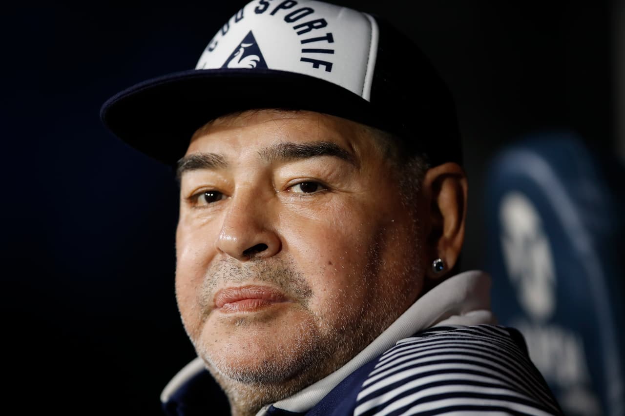 Doctor de Maradona acepta que el astro tiene problemas de alcohol