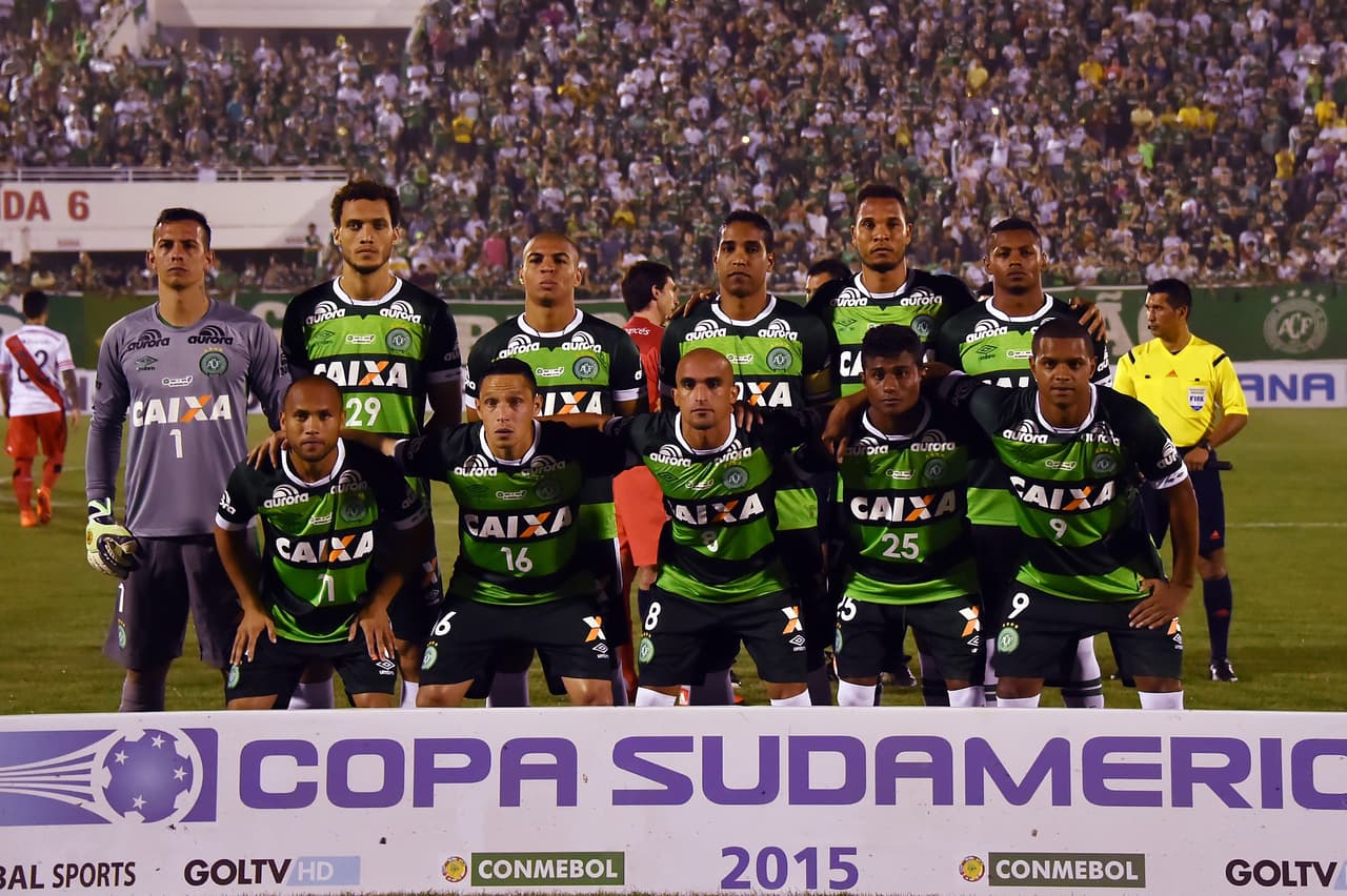 El sorprendente Santa Cruz empató con Chapecoense y mantiene liderato en Brasil