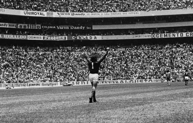 De pequeño, como ahora mismo, era un apasionado del buen futbol, le gusta ver a todos pero había uno que lo maravillaba: Miguel Marín.