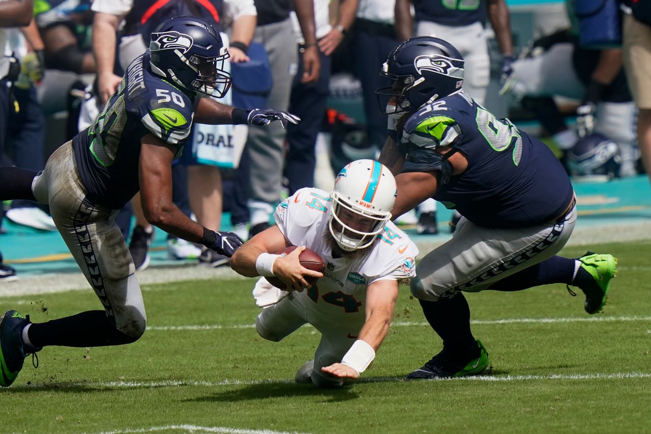 Los Dolphins le dan pelea a los Seahwaks de Russell Wilson, pero terminan cayendo 31-23 en casa.