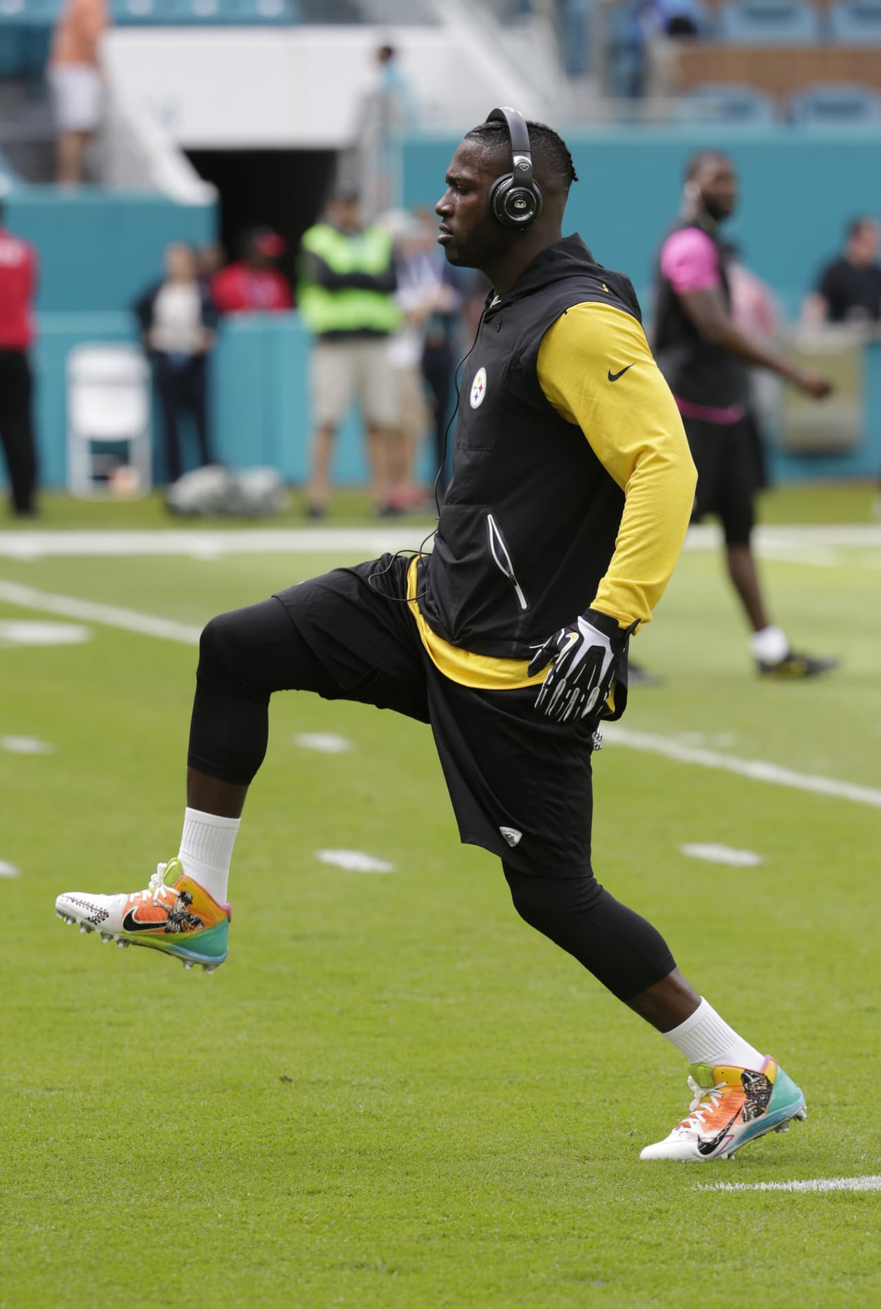 Durante esta temporada, el estelar receptor de los Pittsburgh Steelers ha rendido homenaje a varios personajes plasmando su imagen en sus tacos.