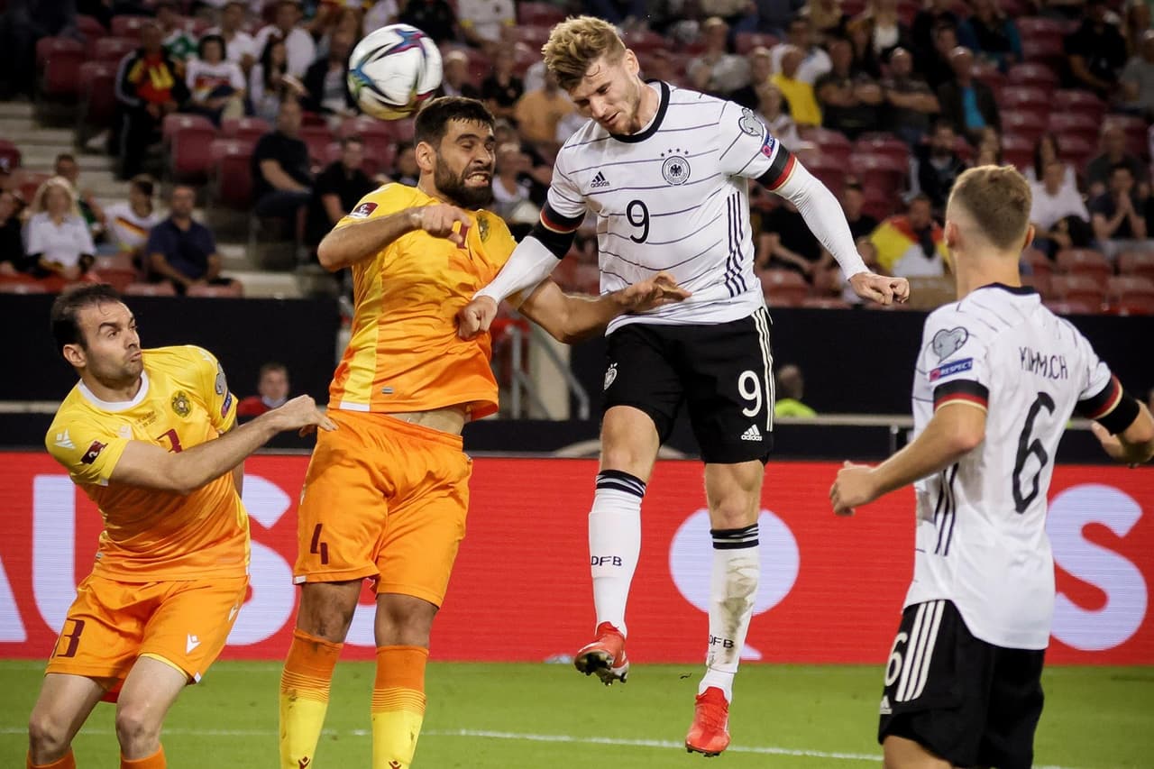 Alemania no se tocó el corazón ante Armenia y los aplastó 6-0 durante partido de eliminatoria rumbo a Catar 2022. Serge Gnabry inauguró la goleada con doblete, seguido de Marco Reus, Timo Werner, Jonas Hofmann y Karim Adeyemi, lo que los coloca en primer y segundo lugar del grupo J, respectivamente.