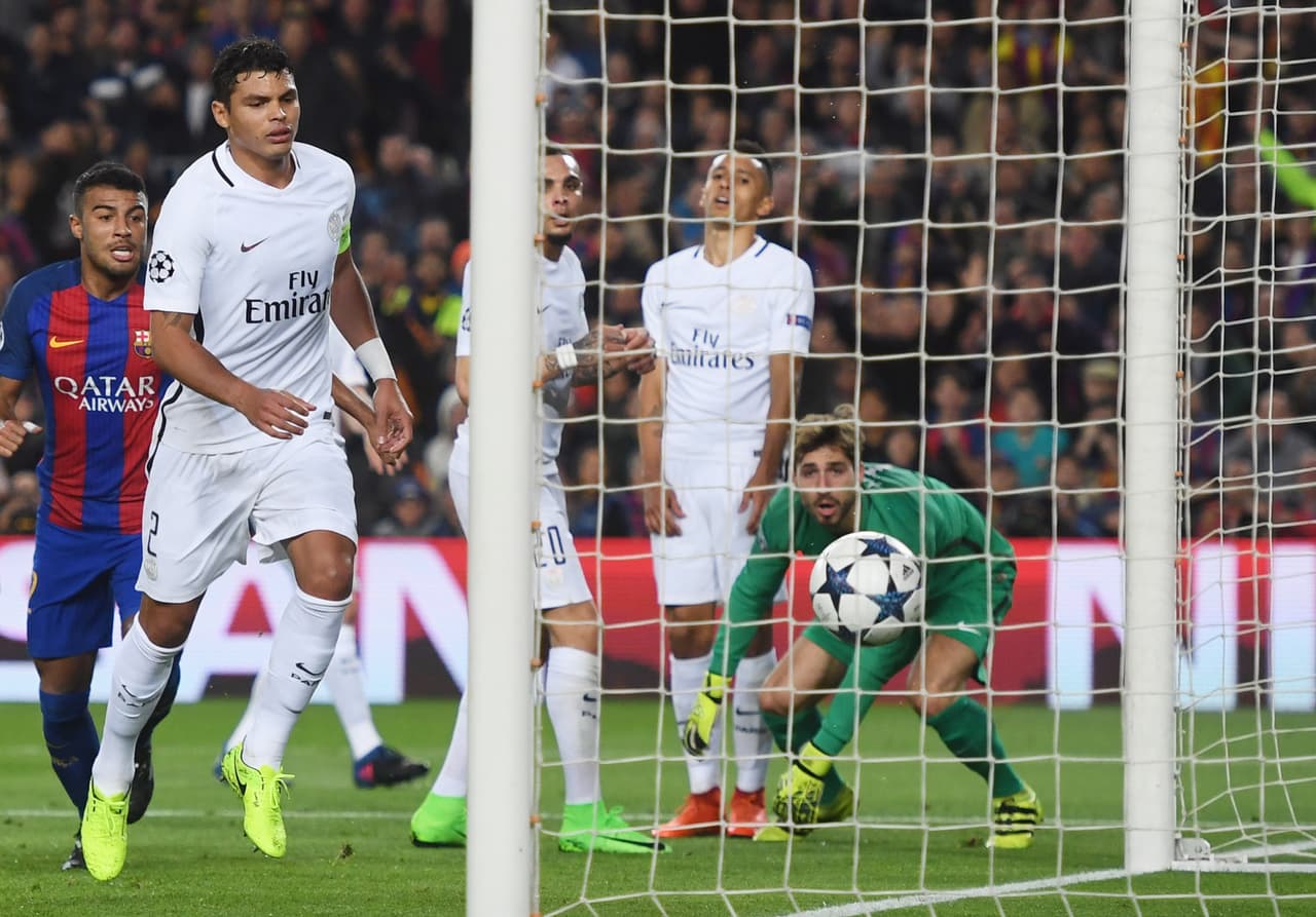 La cuenta se ampliaría con un autogol de Kurzawa, al minuto 40. A pesar de la ventaja de 2-0, parecía difícil marcar tres goles más en la segunda mitad.