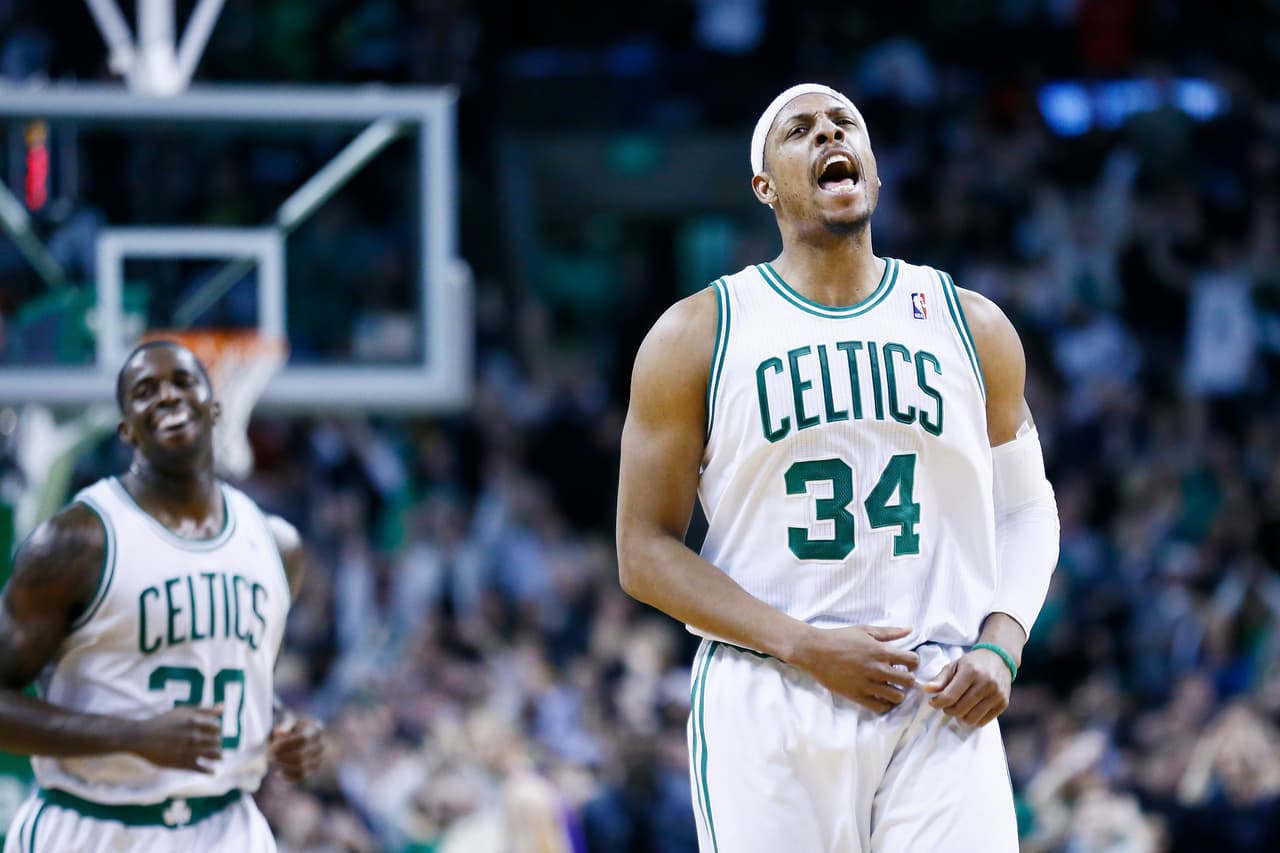 Paul Pierce - Desde 1998 al 2013 jugó en los Boston Celtics con el dorsal 34, el cua fue quitado de la parrilla.