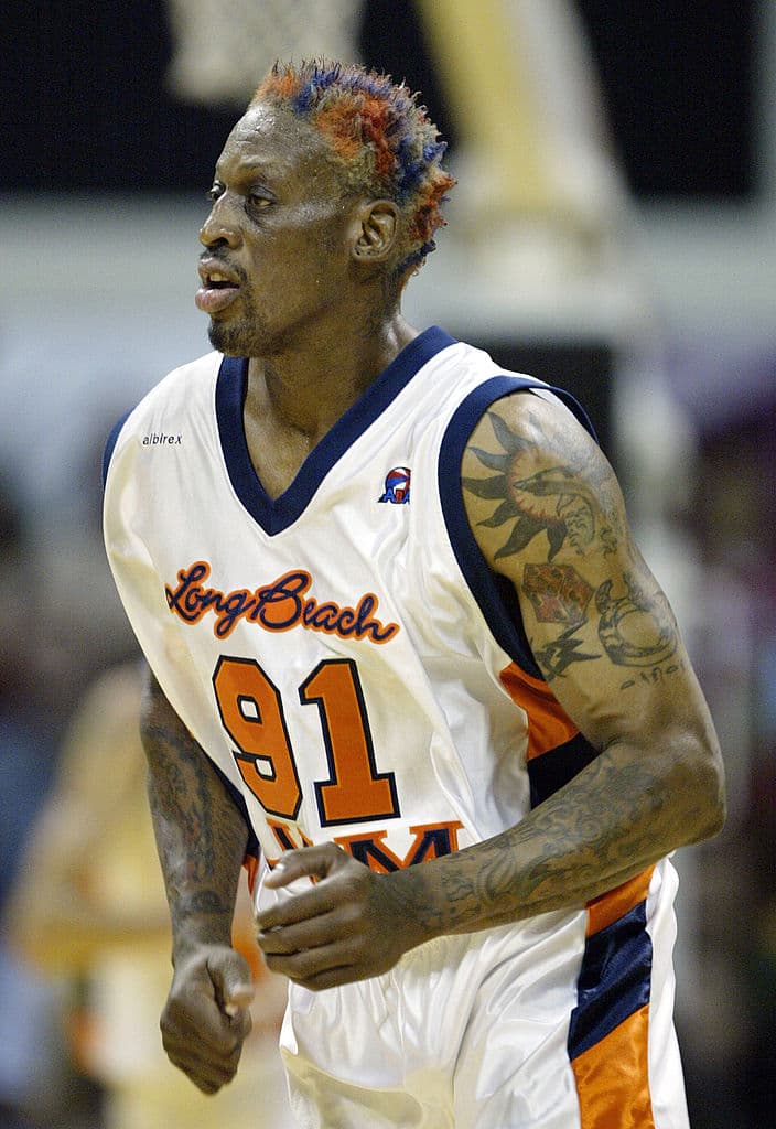 Mientras que Scottie Pippen se había perdido docenas de juegos debido a una lesión, Rodman había intervenido en su lugar y solicitó unas vacaciones al entrenador en jefe Phil Jackson.