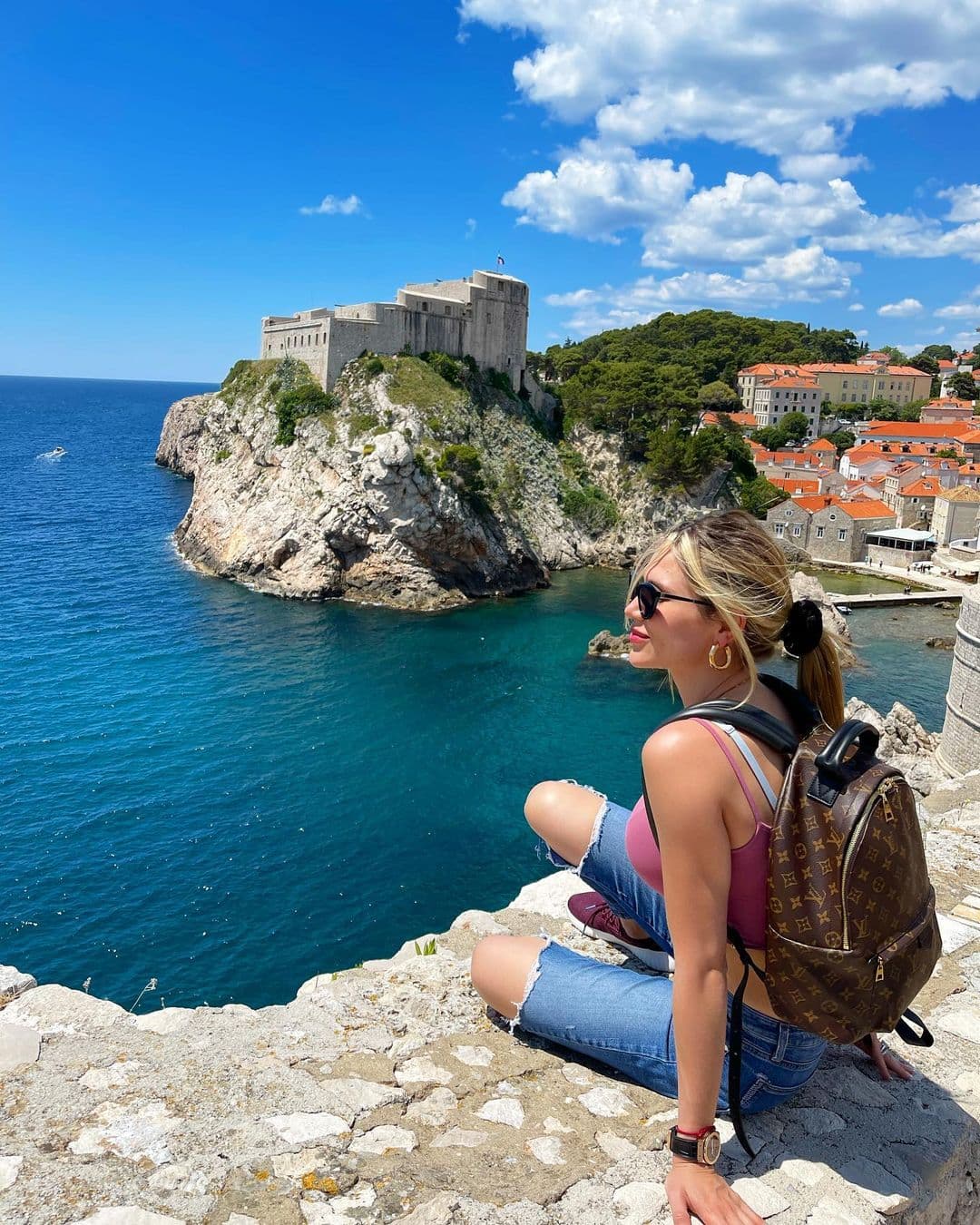 En esta otra, goza con el hermoso paisaje en Dubrovnik, Croacia, otro de los países que están visitando.