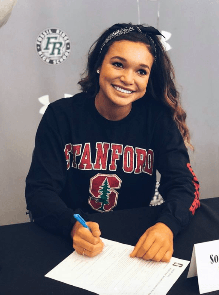 Ahora sus retos están con la Universidad de Stanford en donde estudiará y seguirá su carrera como futbolista.