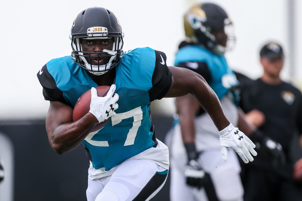 Leonard Fournette y Andrew Sendejo, apuntan a jugar el domingo