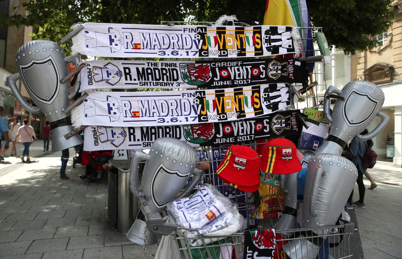 Cardiff está lleno de objetos conmemorativos para la gran final de la Champions League de 2017. A pesar de tener a Bale, la ciudad es imparcial con su comercio.