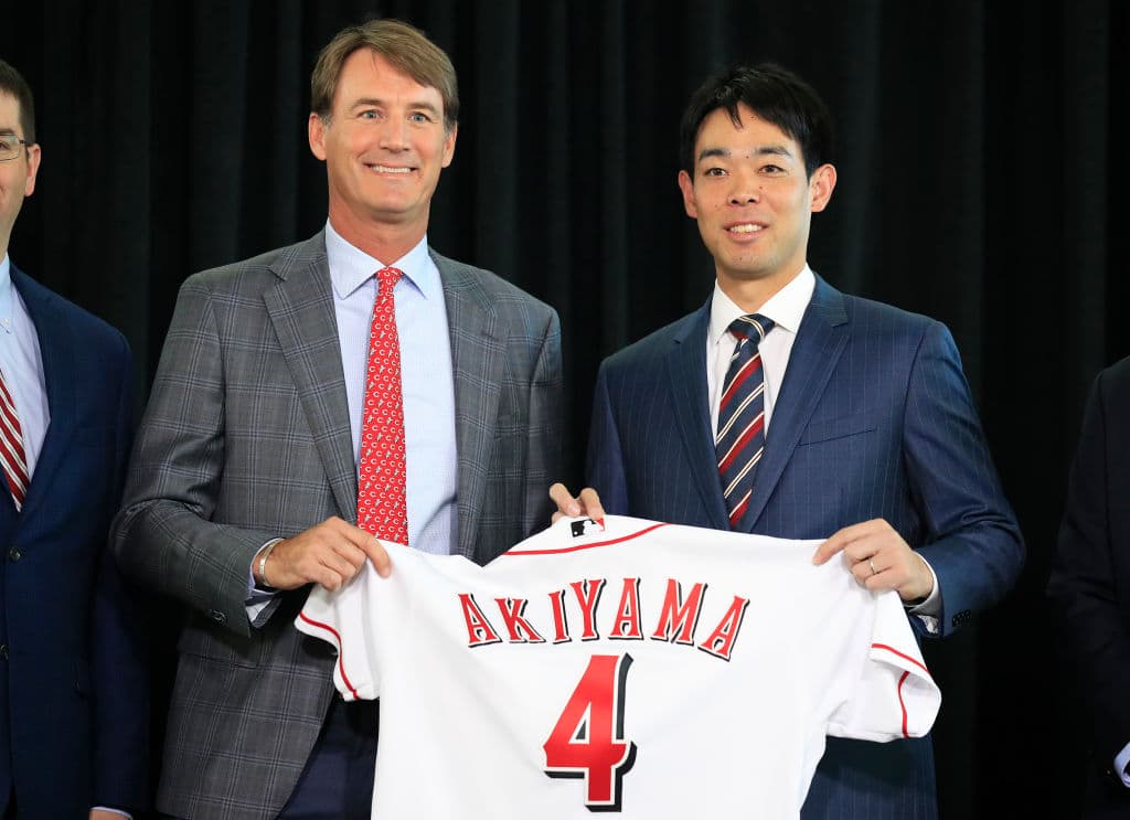 El jardinero es el primer japonés en jugar con los Cincinnati Reds. Firmó por tres años y 21 millones de dólares.