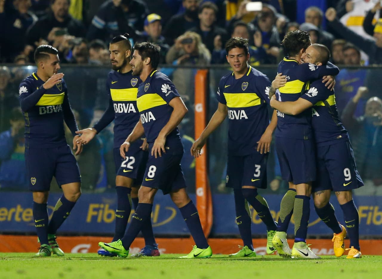 4: Boca Juniors tiene 8.2 millones en Facebook, 2.7 millones en Twitter y 1.7 millones en Instagram.