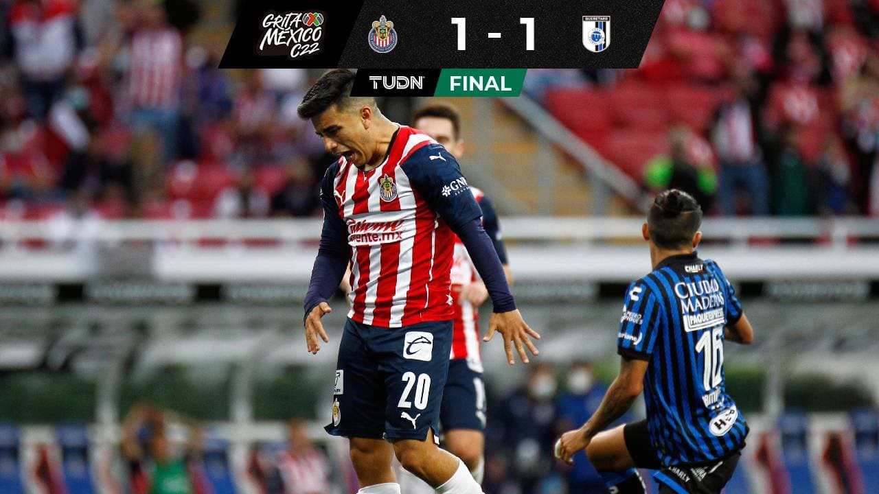 Golazo de Alexis Vega evita derrota de Chivas ante Querétaro
