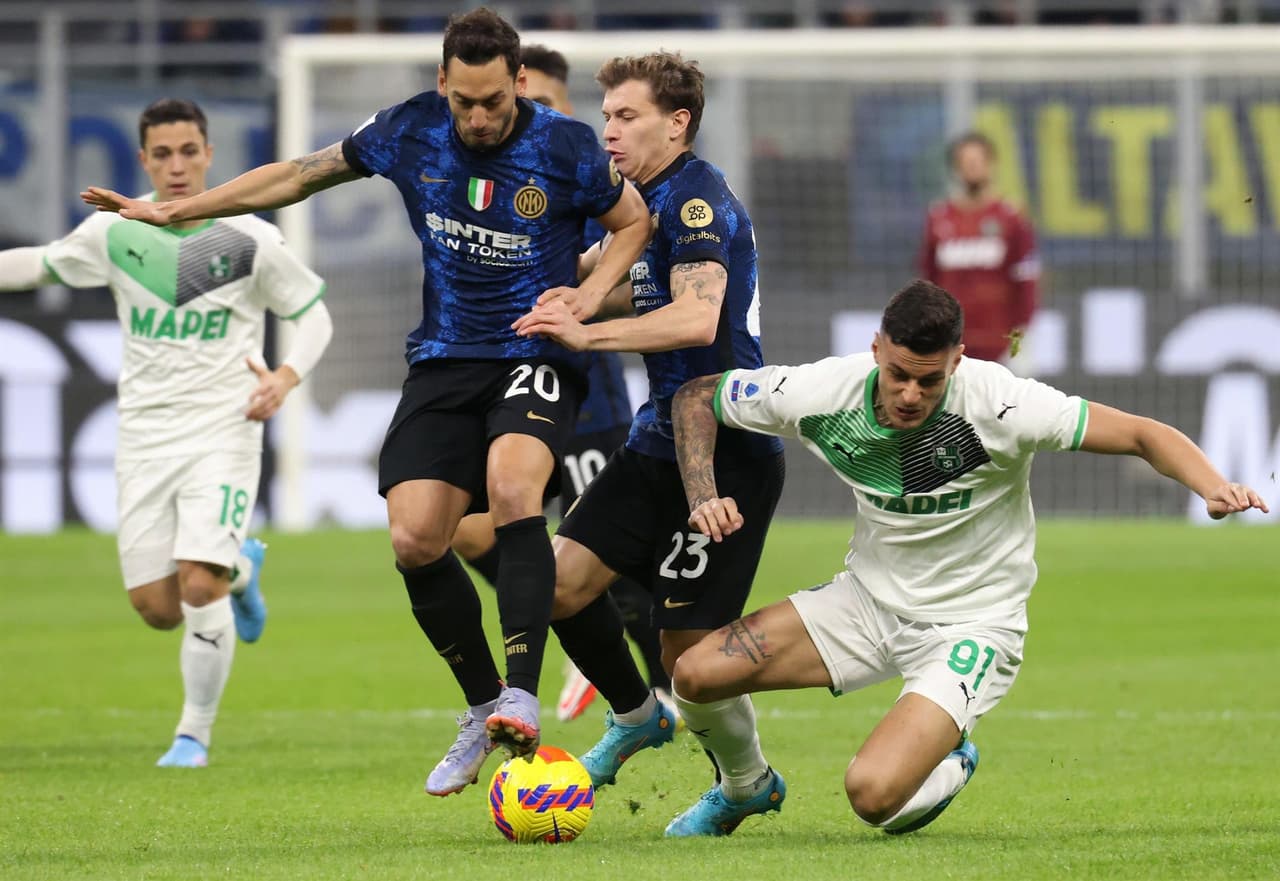 El Inter tropieza en casa 0-2 ante Sassuolo, durante la J29 en la Serie A. Fueron Giacomo Raspadori (8') y Gianluca Scamacca (26') quienes les dieron el triunfo a los neroverdi.