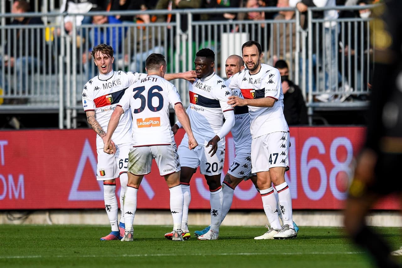 Genoa y Venezia empatan 1-1 durante la Jornada 26 en la Serie A.Thomas Henry abrió el marcador al minuto 13’ a favor de los locales, pero Caleb Ekuban se encargo de igualar el marcador al 29’. El mexicano Johan Vásquez inició como titular, pero tras una tarjeta, ya no salió para la segunda mitad.