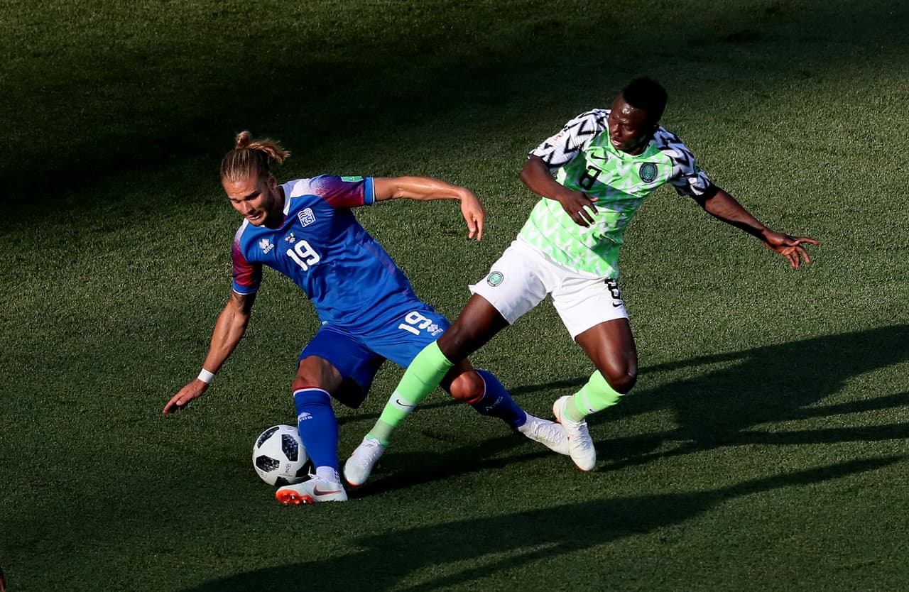 Sin embargo, en la cancha el dominio no fue claro para ninguno de los dos equipos en el primer tiempo.
