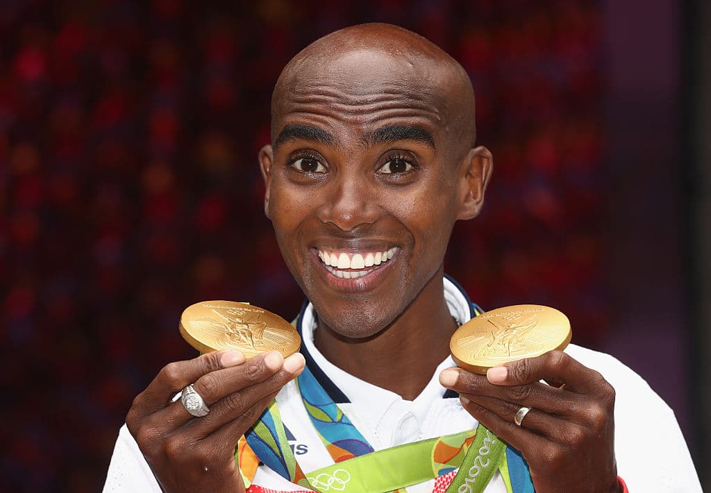 Gran Bretaña es el primer país que gana más medallas cuatro años después de ser anfitrión de los Juegos. En Río sumó 67 medallas, dos más que en 2012. El corredor Mo Farah muestra sus dos medallas doradas.