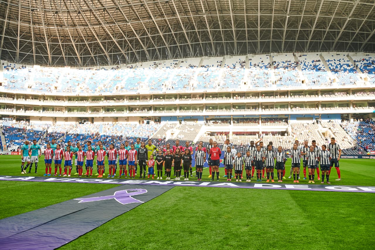Así se celebró la ceremonia previa al encuentro.