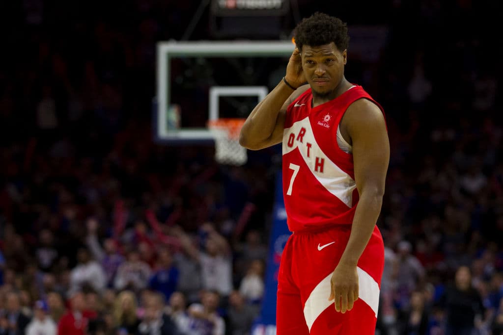 Los Philadelphia 76ers se negaron a ser eliminados en casa al vencer 112-101 a los Toronto Raptors en el Juego 6 de su serie de Playoffs de segunda ronda en la Conferencia del Este en la NBA y con esto forzaron al séptimo y definitivo encuentro, que habrá de jugarse el domingo próximo. Jimmy Butler anotó 25 puntos y Ben Simmons aportó 21 para que los Sixers alarguen la serie en Canadá.