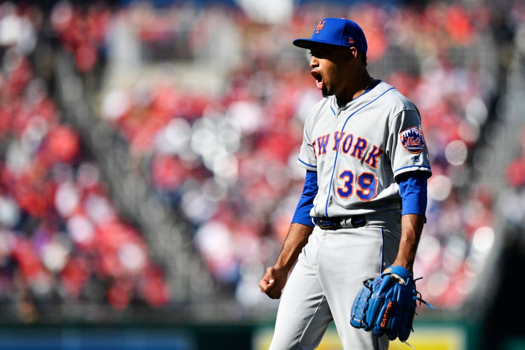 El puertorriqueño Edwin Díaz (1) se encargó de bajar el telón por los New York Mets al apuntarse el salvamento tras tirar una perfecta novena entrada y sellar la victoria por 2-0.