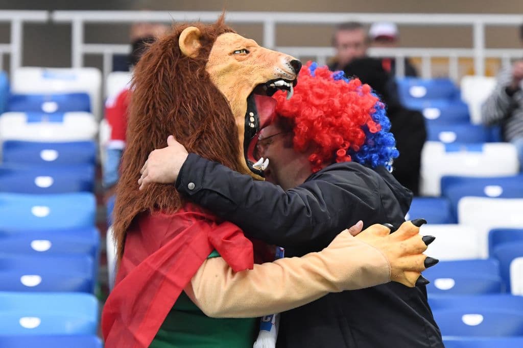 El duelo entre España y Marruecos mostró el lado más colorido y fraternal de los fanático en el último partido del grupo B para el Mundial de Rusia 2018.