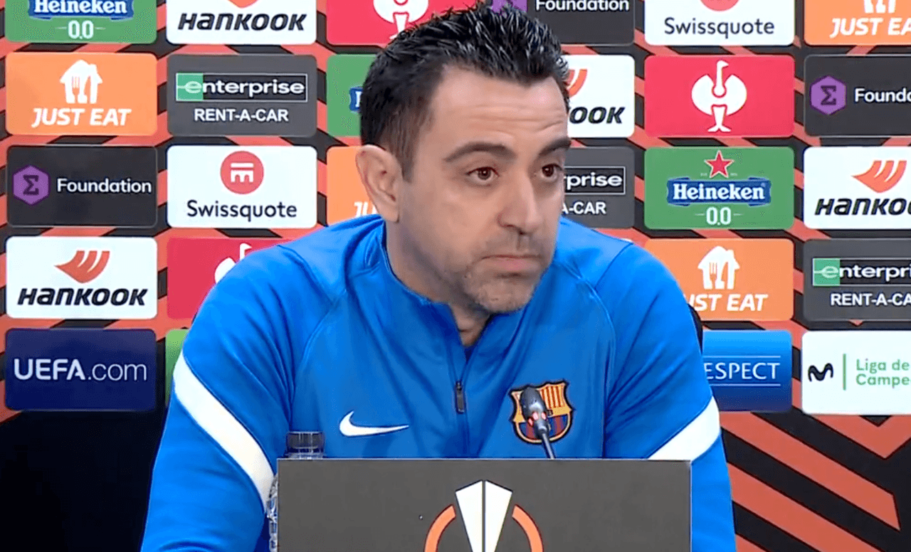 Xavi insiste en que el Barcelona está obligado a “ganar y jugar bien”